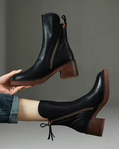 Valorine™ | Black leather boots with a comfortable heel, stylish and timeless