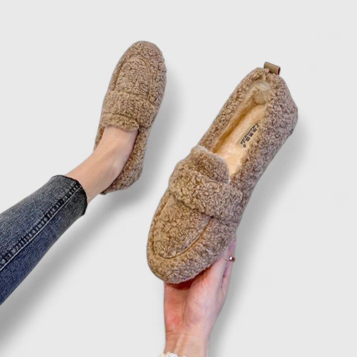 Warm Slippers with Elegant Design